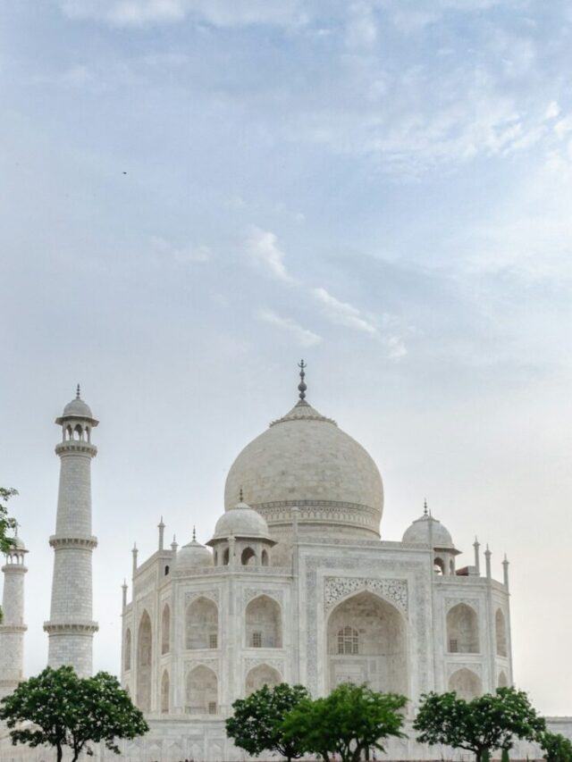 10 Unknown and Mysterious Facts About the Taj Mahal